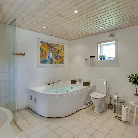 Arold - 800m From The Sea In Djursland And Mols By Interhome Hébergement de vacances Glesborg